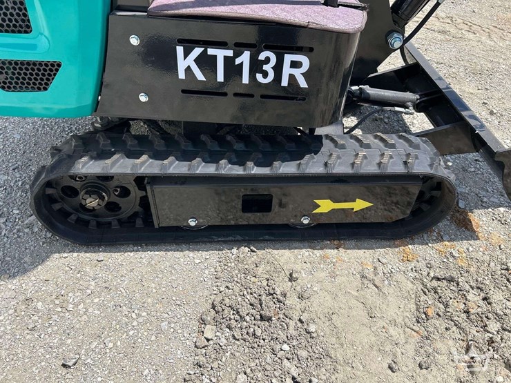 mini-excavator-image-22