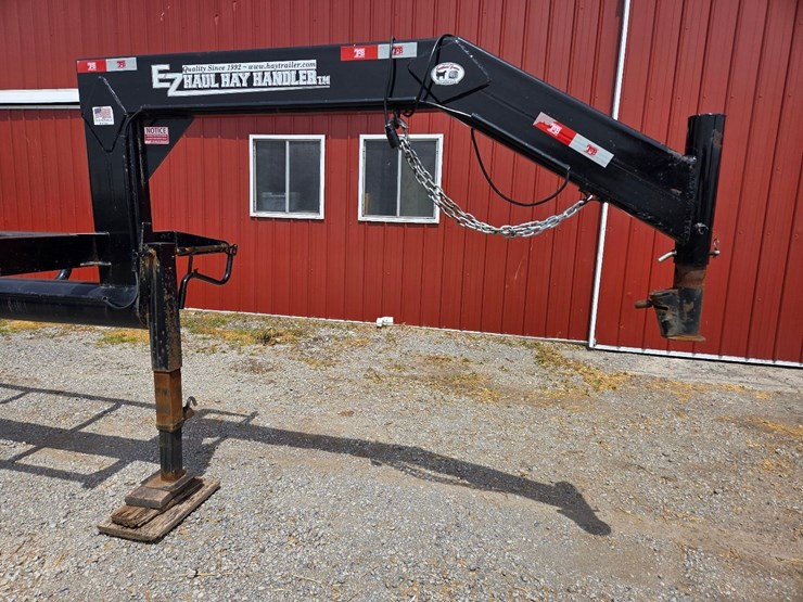 2025-32'-ez-haul-hay-handler-round-bale-trailer-image-2