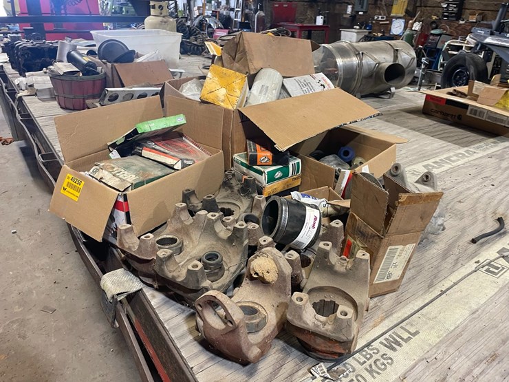 #40250-•-lot-of-misc-parts-image-3