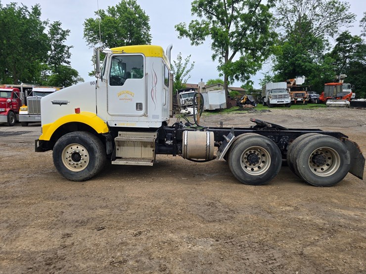 1999-kenworth-t800-image-8