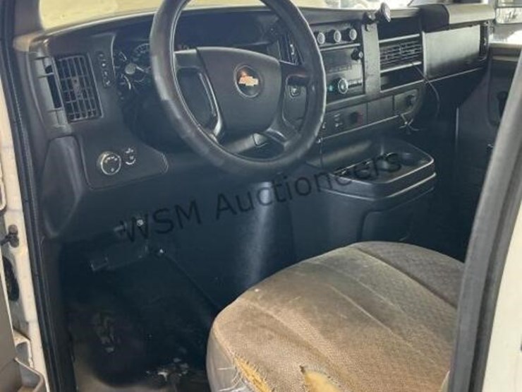 2013-chevrolet-express-2500-image-23