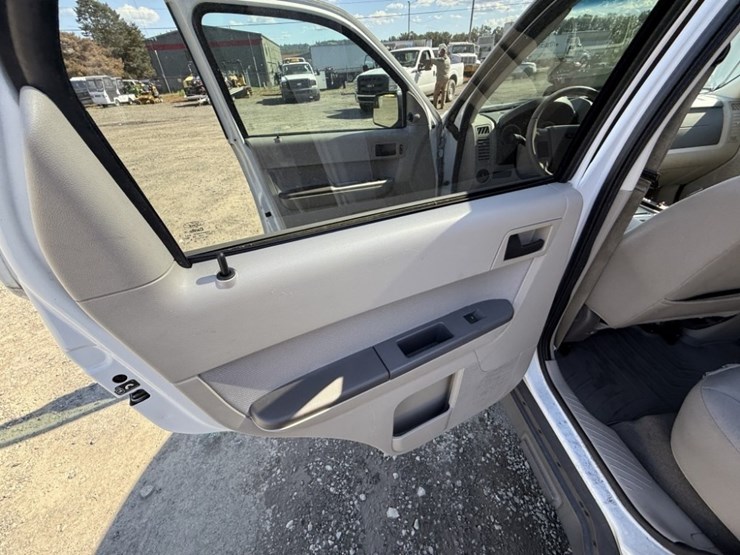 2012-ford-escape-image-21