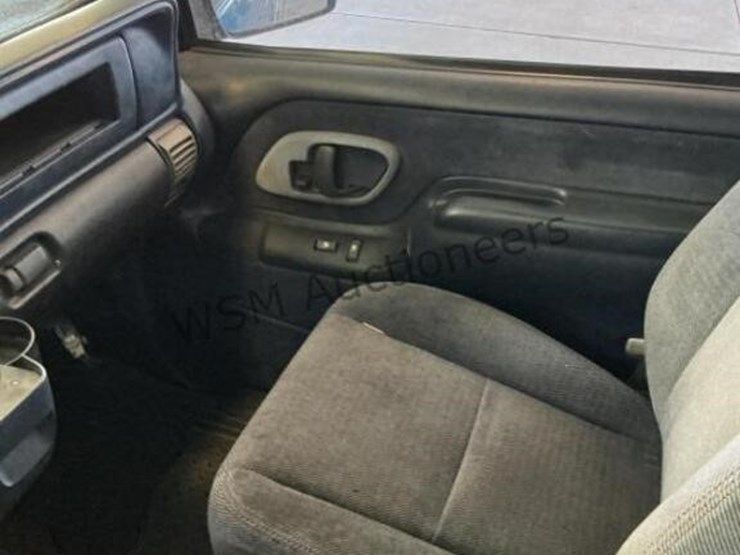 1999-chevrolet-2500-image-22