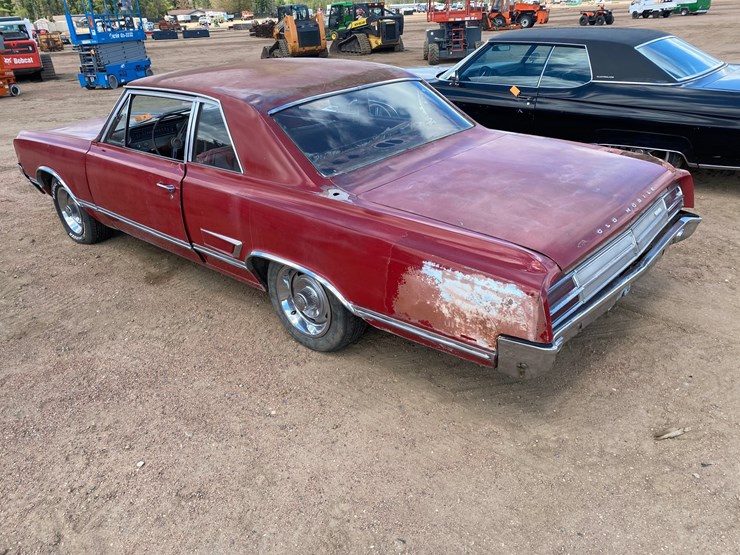 #121-•-1965-oldsmobile-442-(no-title)-(nitke-yard-mosinee,-wi)-image-9