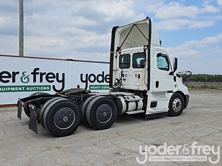 2022-freightliner-cascadia-116-image-6