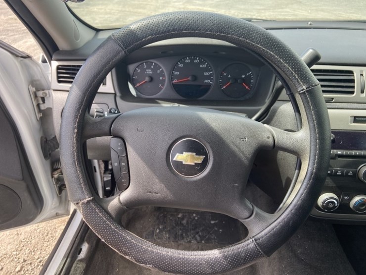 2011-chevrolet-impala-sedan-image-17
