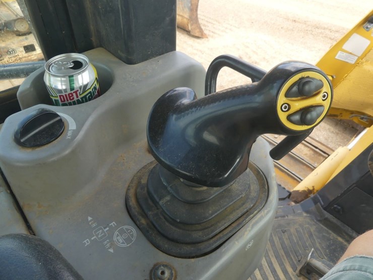 2015-komatsu-d37px-23-image-13