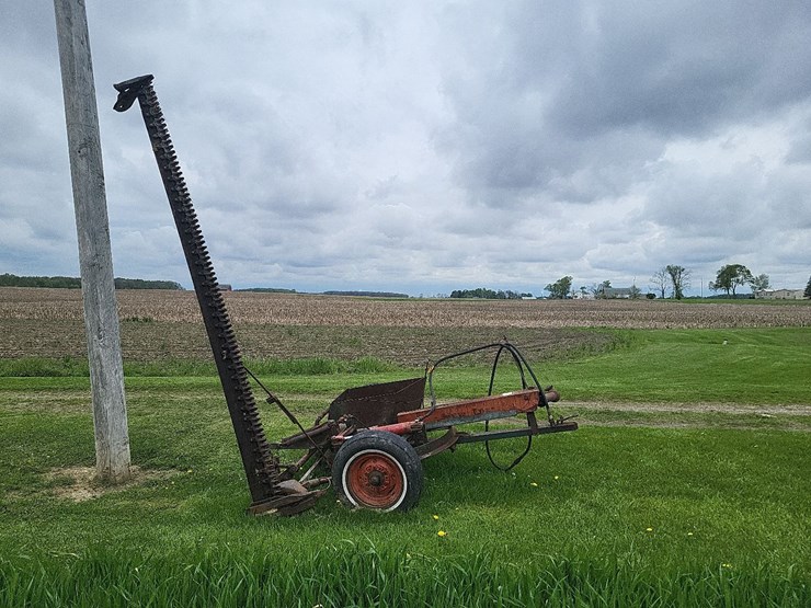new-idea-253-pull-type-sickle-mower---nice-image-1