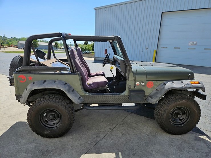 1995-jeep-wrangler-image-6