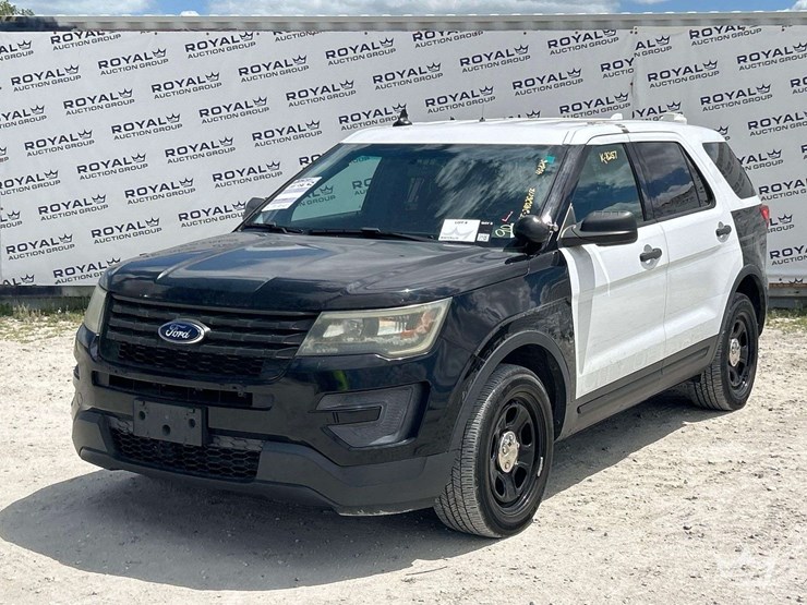 2016-ford-explorer-image-1