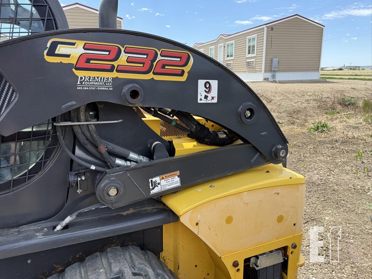 new-holland-c232-image-6