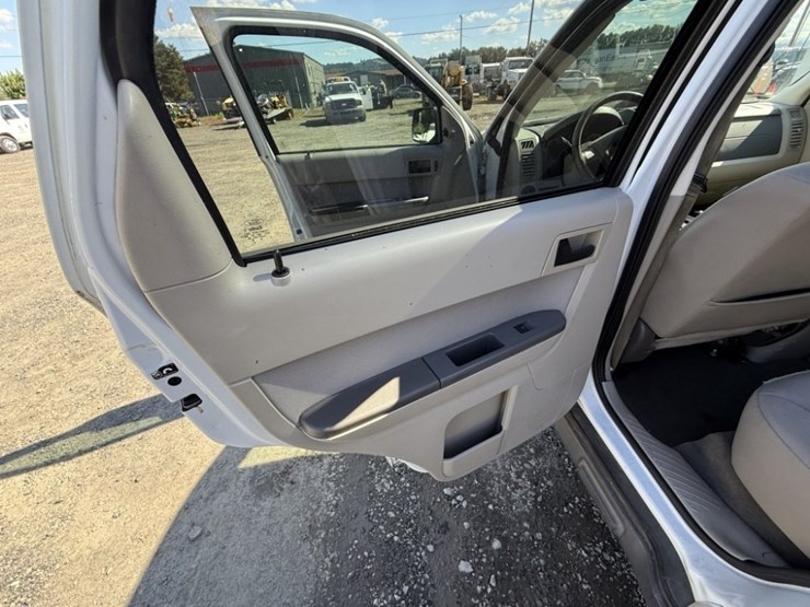 2012-ford-escape-image-22
