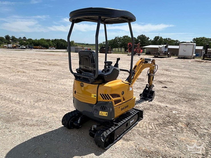 mini-excavator-image-3