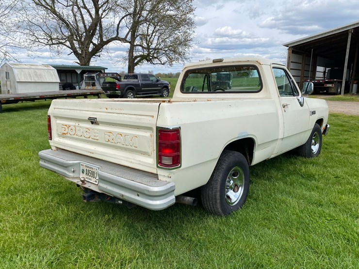 1985-dodge-150-image-6