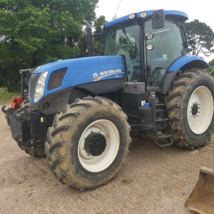 NEW HOLLAND T7.230