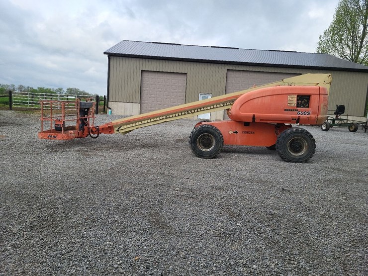 2000-jlg-600s-image-2