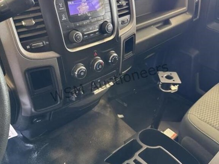 2015-ram-4500-bucket-truck-image-28