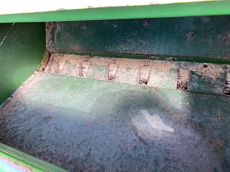 john-deere-8300-image-32