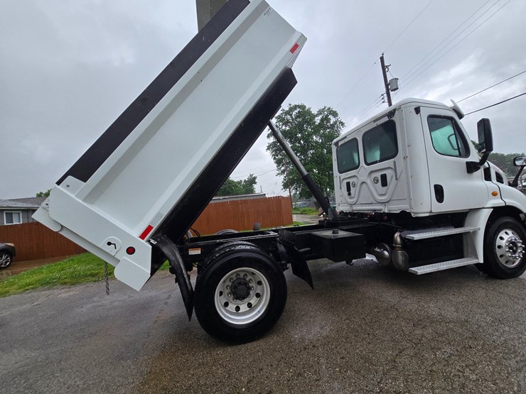 2015-freightliner-cascadia-113-image-84