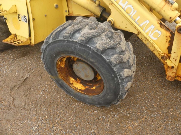new-holland-lb75b-image-11