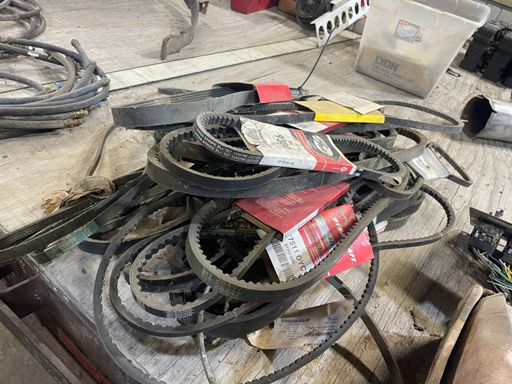 #40239-•-lot-of-belts-image-2