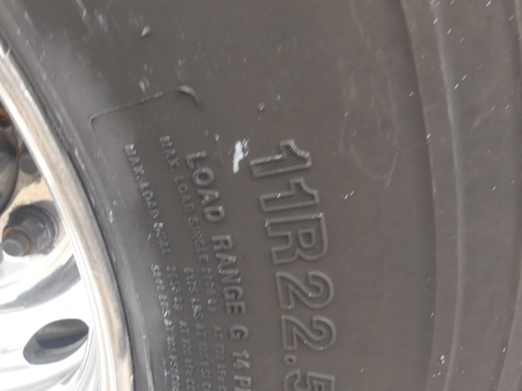 2000-peterbilt-379-image-9