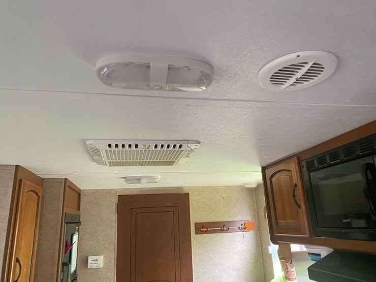 2012-keystone-springdale-rv-image-60