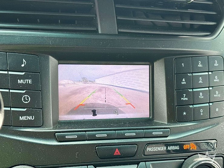 2017-ford-explorer-image-17
