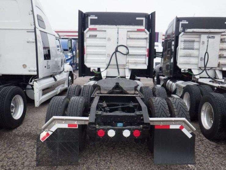 2022-kenworth-t680-image-10