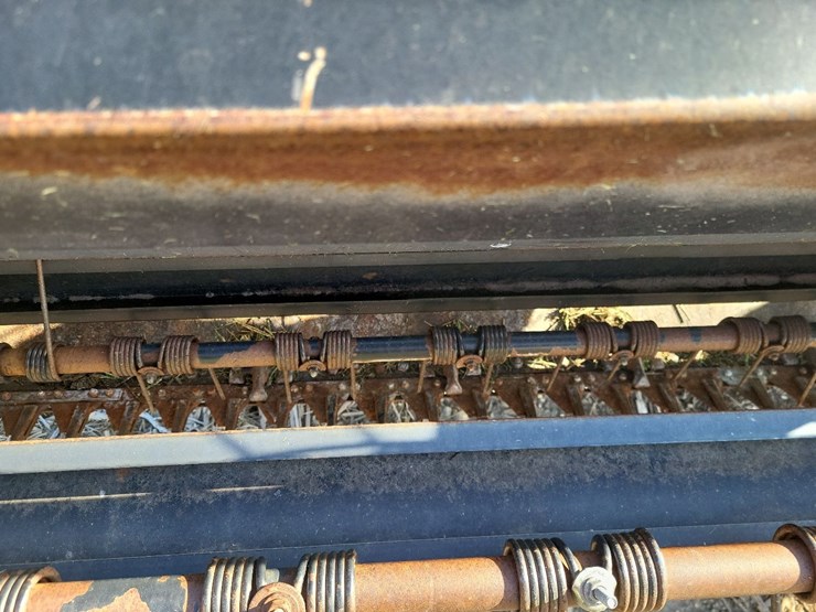 international-8840-swather-image-18