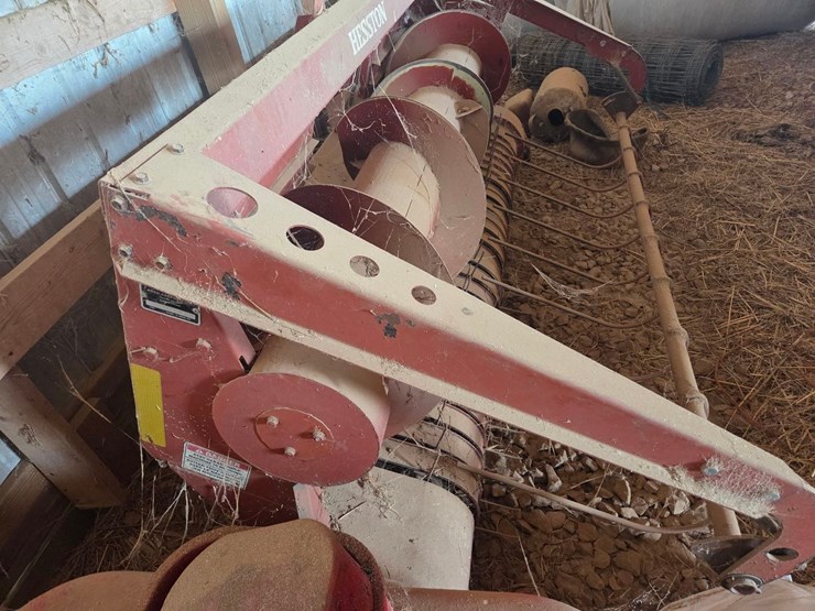 hesston-7500-image-36