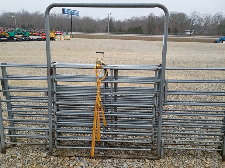 #23125-•-corral-panels-w/-gate-image-15