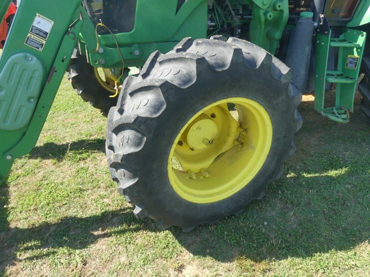 2014-john-deere-6105d-image-7