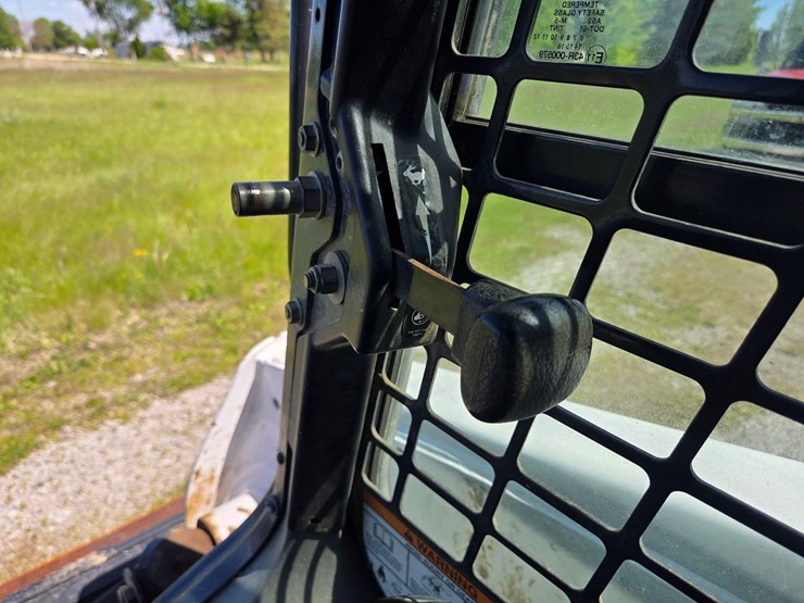 2013-bobcat-s630-image-29