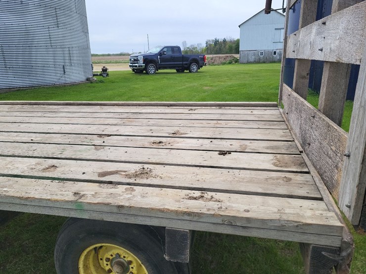 hay-wagon-w/john-deere-running-gear-image-21