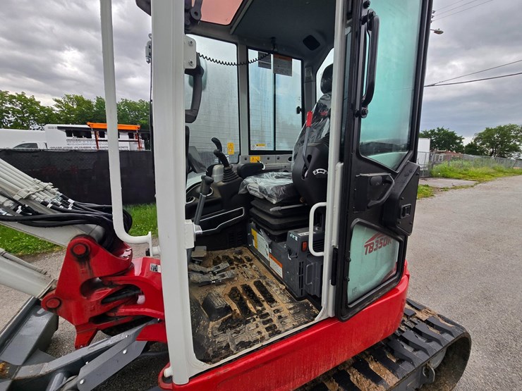 #24032-•-2024-takeuchi-tv350r-excavator-image-79