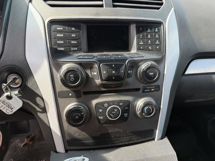 2014-ford-explorer-image-31