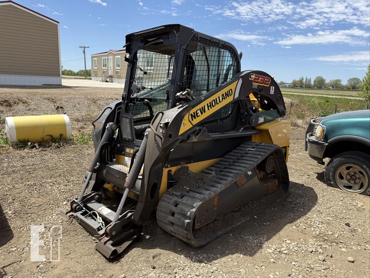 new-holland-c232-image-1