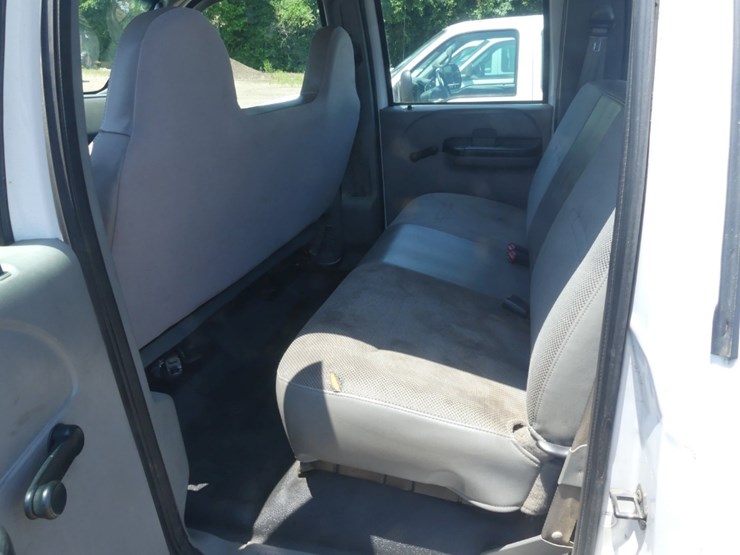 2006-ford-f350-image-9