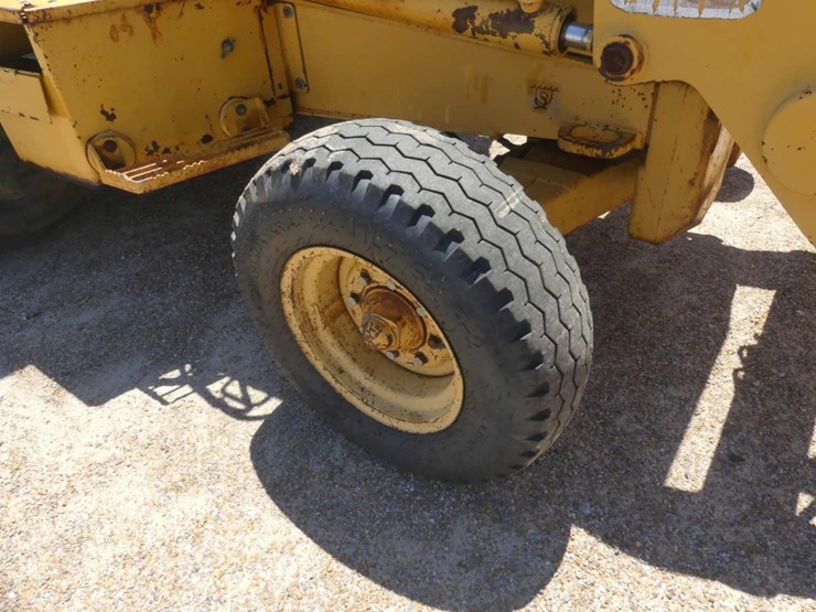 john-deere-310d-image-11