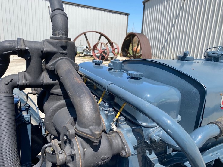 1926-case-12-20-cross-engine-gasoline-tractor-image-17