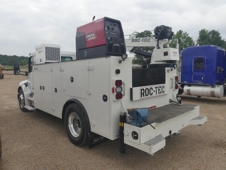 2026-peterbilt-536-image-4