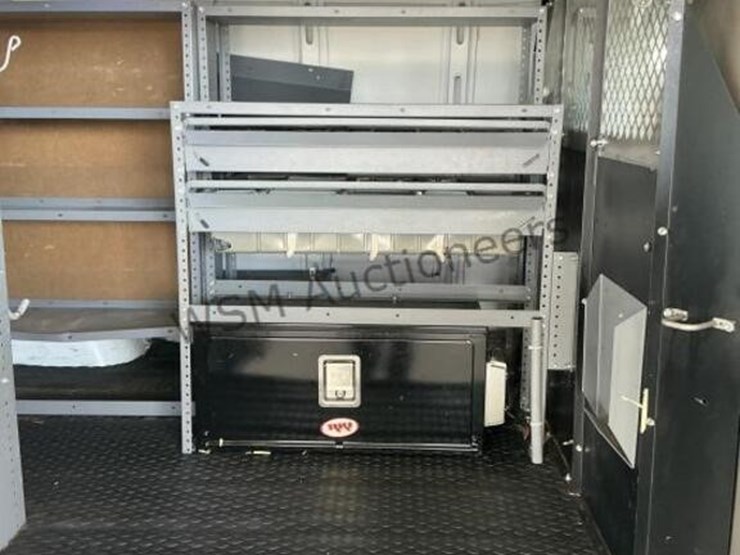 2013-chevrolet-express-2500-image-9