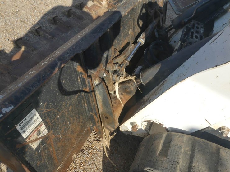 2019-bobcat-t740-image-6