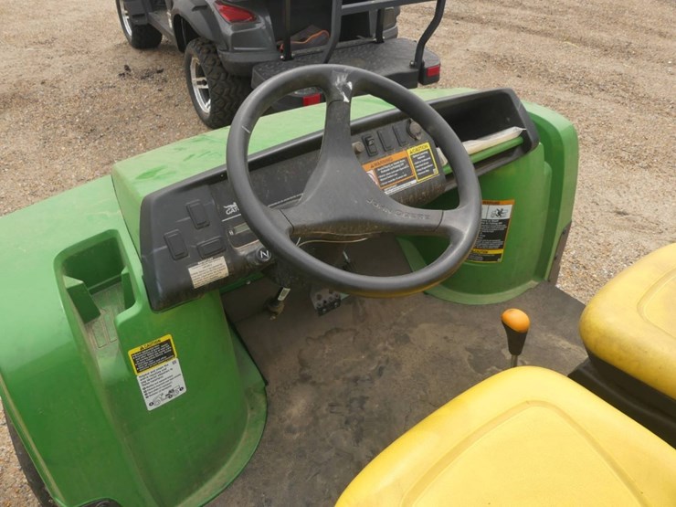 2024-john-deere-gator-image-8