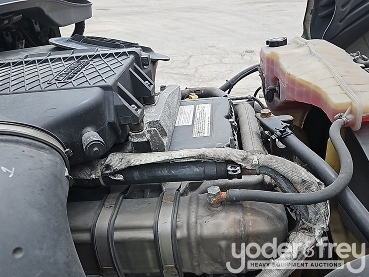 2019-freightliner-cascadia-125-image-28