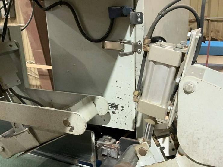 #185-•-2015-kentwood-hbr-300-horizontal-resaw-image-70