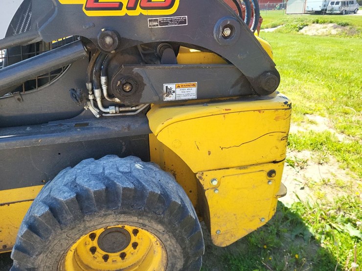 new-holland-l218-image-19