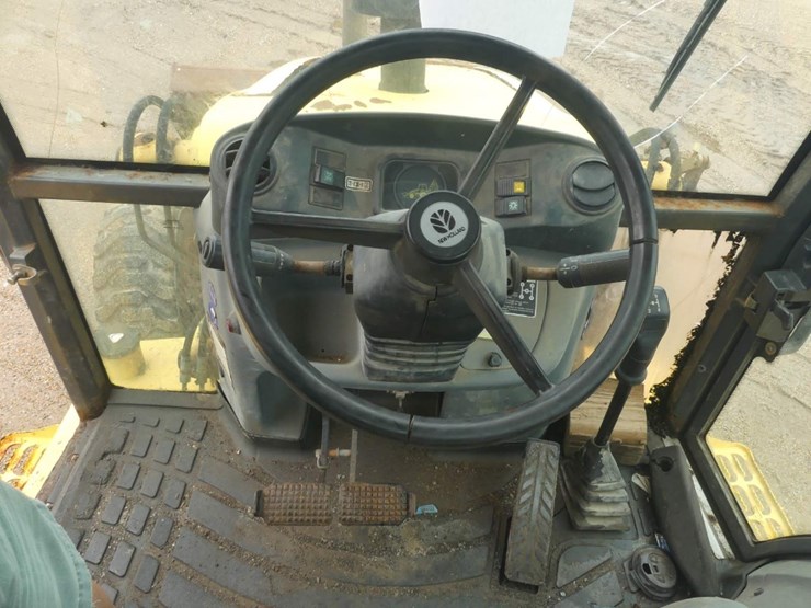 new-holland-lb75b-image-17