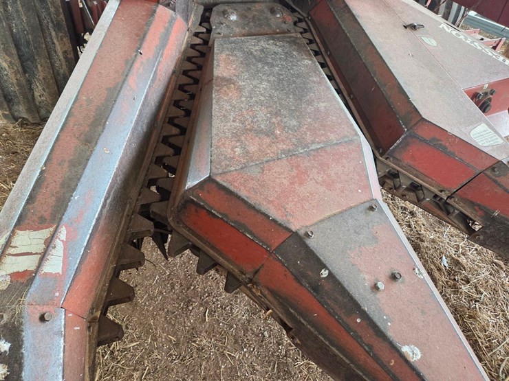 hesston-7500-image-10